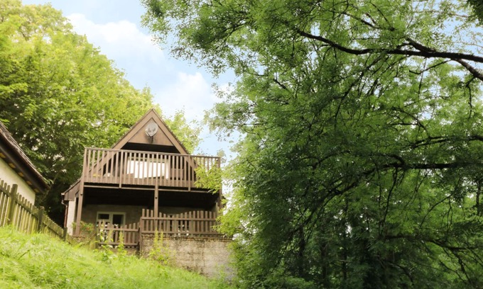 St. Ann's Chapel Cottage | Valley Lodge 61: Pet Friendly Country Cottage Retreat