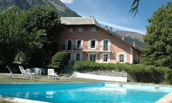 Chateauroux-les-Alpes House | Discover Valley of the Embrunais: 16-Bed House with Pool