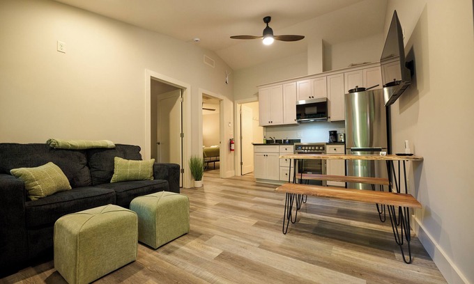 Cuyahoga Falls Cabin | Guest Rated: 9.8 - Valley Overlook 2BR Cabin near Blossom