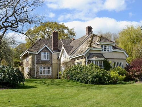 Dalwood House | Valley View: Pet-Friendly Haven with 10/10 Guest Rating