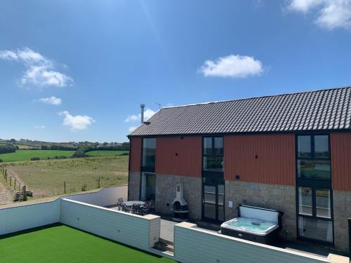 Mullion House | Unforgettable Stays at Valley View - 4-Star Pet Friendly Retreat