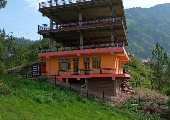 Solan House | Family-Friendly Valley View Home Stay in Scenic Surroundings