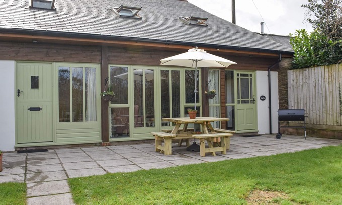 Hele Cottage | Pet-Friendly Valley View Cottage in West Down Awaits You