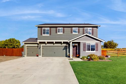 Ellensburg House | Valley View Retreat