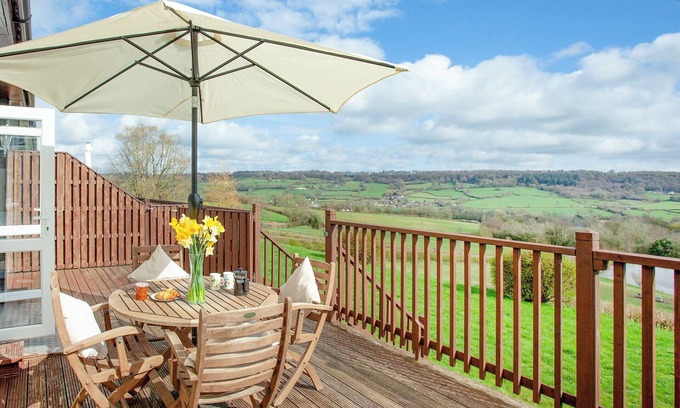 Honiton Cottage | Cozy Valley View Cottage with Scenic Otter Valley Vistas