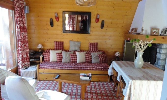 Meribel Apartment | Valleys Meribel: Ski-In, Family-Friendly Retreat with Pool