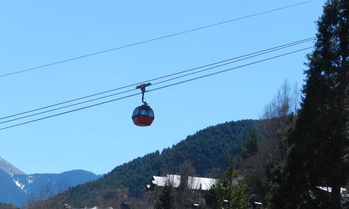 La Massana Apartment | Family-Friendly Vallnord La Massana with Hot Tub Bliss