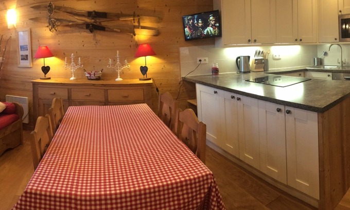 Les Avanchers-Valmorel Apartment | Renovated Valmorel Ski Apartment with Breakfast & More