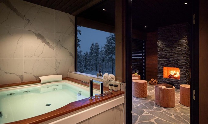 Saariselka Villa | Serene VALO Ice Cube Villas: Family-Friendly Oasis with Hot Tub