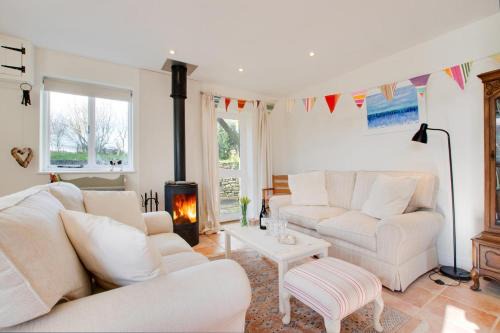 Manaccan House | Valpre: Family & Pet Friendly Retreat for Memorable Stays
