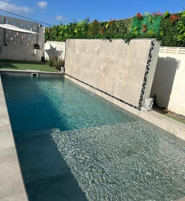 Telde House | Family-Friendly Valtisya Pool with Hot Tub & Easy Airport Access