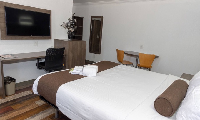 Bellflower Hotel | Budget-Friendly Comfort at Value Inn Bellflower