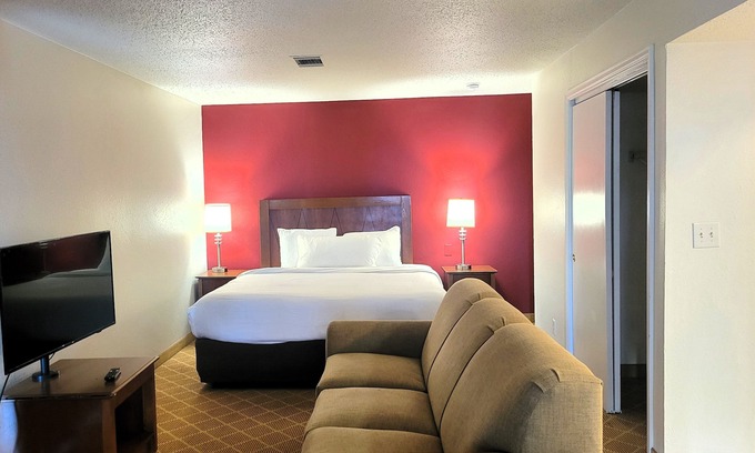 Maryland Heights Apartment | Discover Comfort at Craigshire Suites with Family-Friendly Amenities
