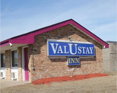 Shakopee Hotel | Budget-Friendly Valustay Inn Shakopee for Family Stays