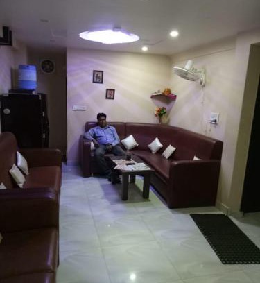 Chhindwara Hotel | Family-Friendly Vamoose Akshat Chindwara - Guest Rated 8/10