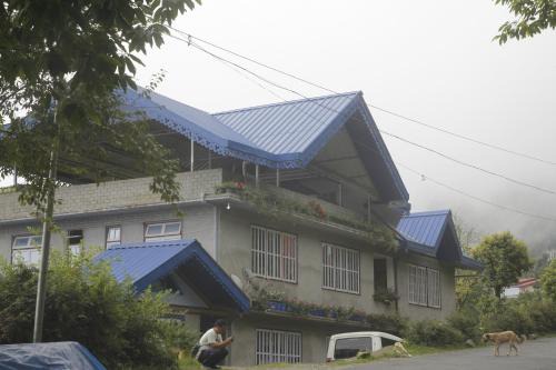 Ravangla House | Cozy Vamoose Sherpa Homestay with Kitchen & Restaurant