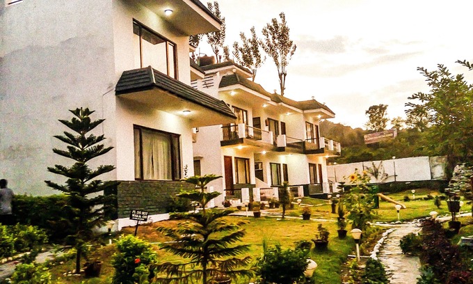 Katra Hotel | Inviting Van Durga Villas & Suites: Family-Friendly Getaway
