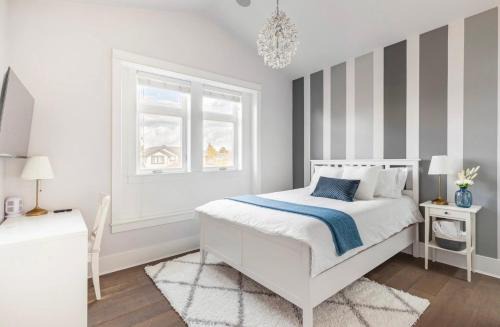Oakridge House | Inviting Vancouver West Cozy Retreat for Family Getaways