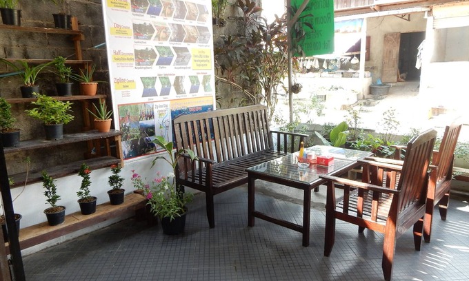 Vang Vieng Hotel | Vang Vieng Camellia Hotel: Family-Friendly Retreat with Spa