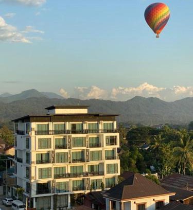 Vang Vieng Hotel | Discover Comfort at Vang Vieng Topview Hotel with Pool & Spa