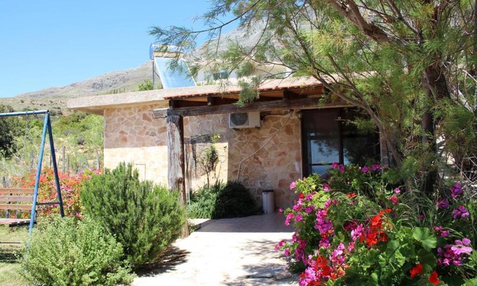 Triopetra House | Discover VANGELIS-Triopetra: Pet-Friendly Retreat