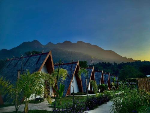 Vang Vieng Resort | Relaxing Vangvieng Angsavanh Resort with Spa & Restaurant