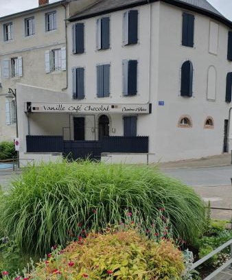 Bagneres-de-Bigorre House | Experience Vanille Cafe Chocolat: Spa & Family-Friendly Retreat