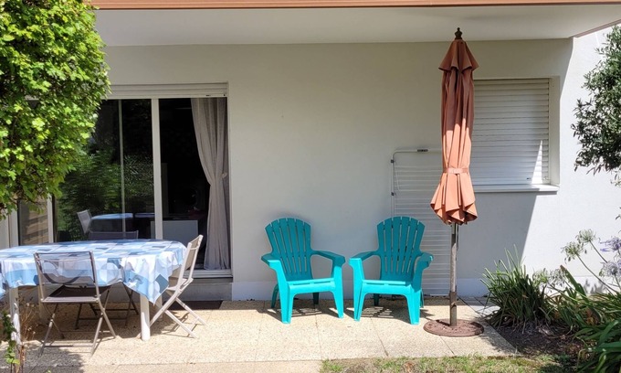 Vannes Apartment | Bright Vannes T2 with Garden, Pool & 9.8/10 Guest Rating