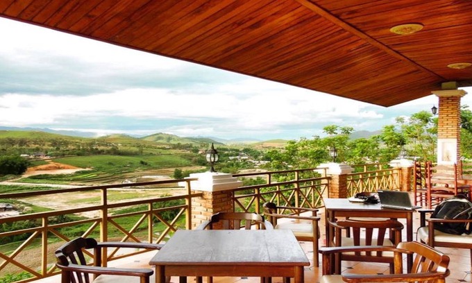 Phonsavan Hotel | Cozy Vansana Plain of Jars Hotel with Family-Friendly Amenities