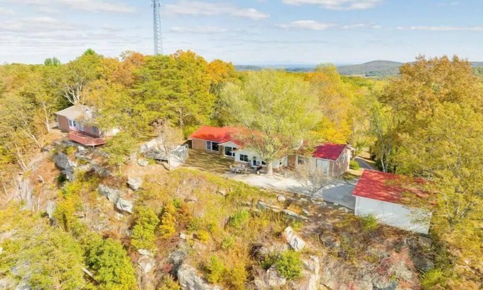 Wildwood House | Top-Rated Vantage Point II: Family-Friendly with Kitchen
