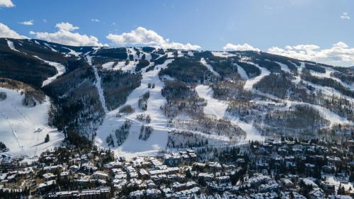 Vail Hotel | Vantage Point - Oceanfront Retreat with Pool & Hot Tub