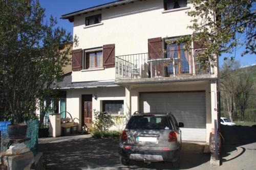 Angoustrine Apartment | Pet-Friendly Retreat at Vaqué Villeneuve des Escaldes