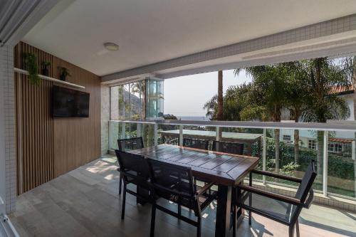 Ze Amandio Apartment | Oceanfront Retreat: Varandas do Atlântico with Pool & Gym