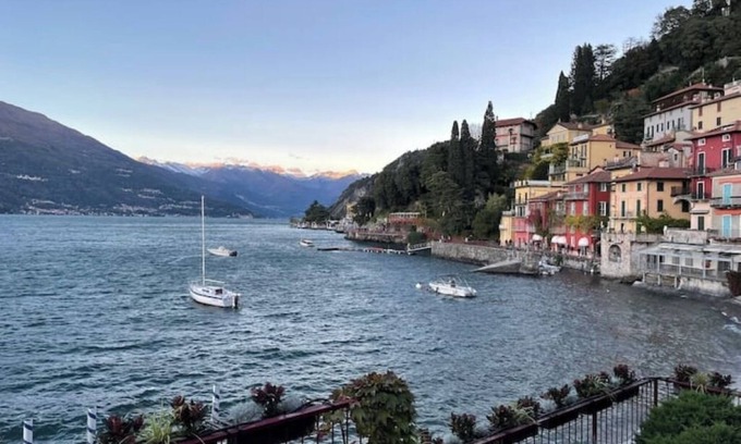 Varenna Apartment | Varenna on foot (no cab needed)