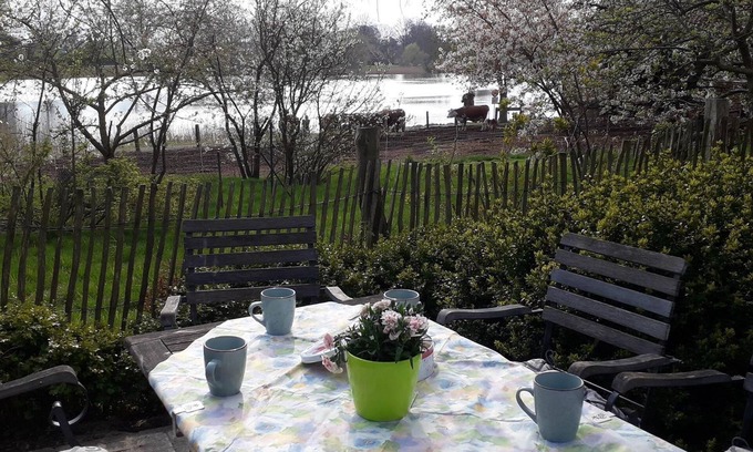 Kittlitz Apartment | Cozy Retreat: Hof am See with Ocean View & Pet Friendly