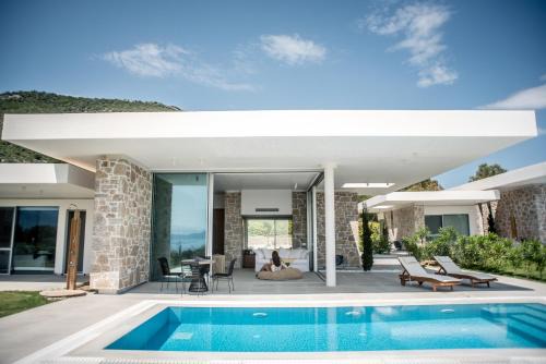 Aktio-Vonitsa Villa | VARKO LUXURY SUITES: Oceanfront Retreat with Top Amenities