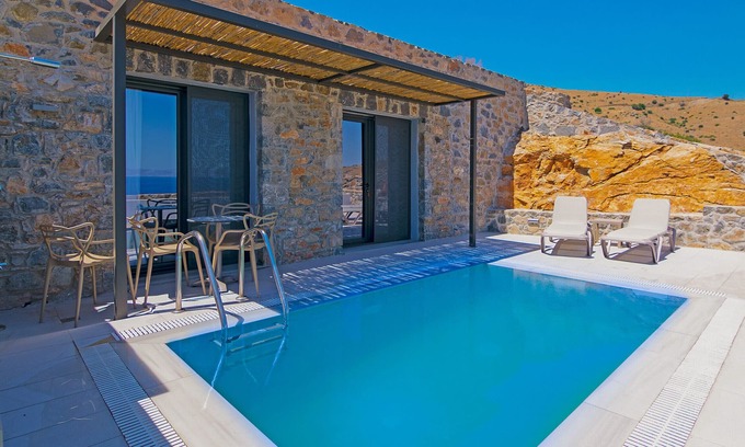 Vizari Villa | Varkotopi Villa 4: Oceanfront Retreat with Pool & Breakfast