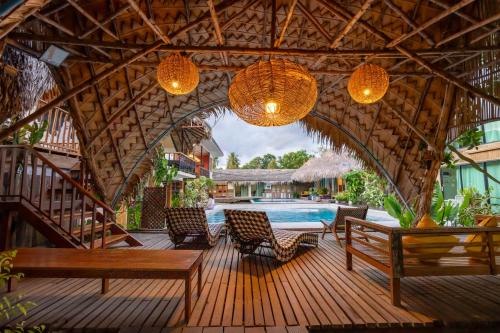 Khuan Khanun House | Exceptional Varni Homestay with Oceanfront Pool Access