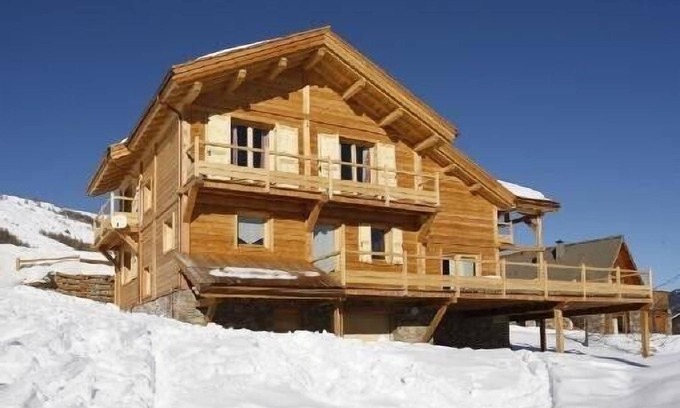 Les Claux Ski Chalet | Vars Les Claux Luxury chalet 20 people at the foot of the slopes swimming pool sauna sanarium