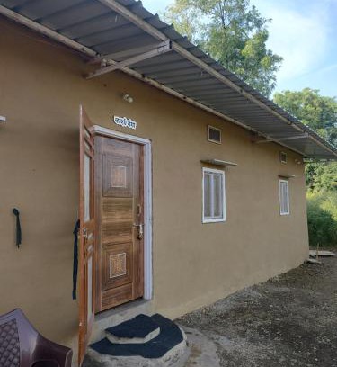 Maheshwar House | Budget-Friendly Vasant Bamboo Cottage with Breakfast & Play Area