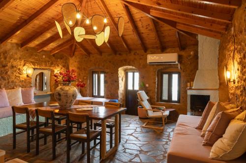 Gythio House | Cozy Vasiliki House with Modern Touches and Githio Views