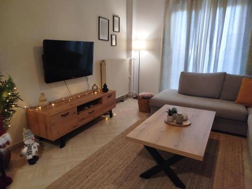 Karditsa Apartment | Exceptional Vasiliki's Place: Family-Friendly Retreat Awaits