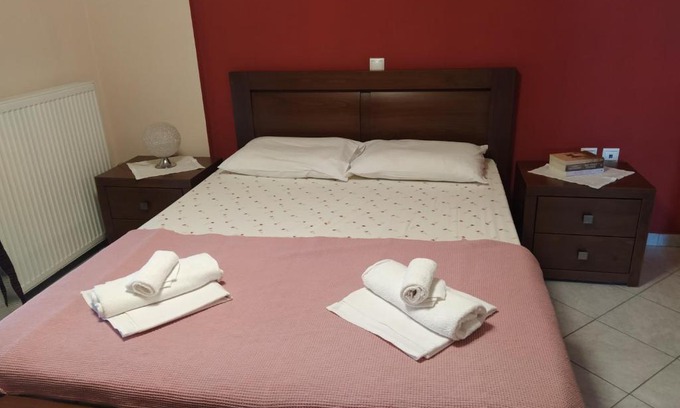 Malakonta Apartment | Unmatched Comfort at Vaso's House with Ocean Views