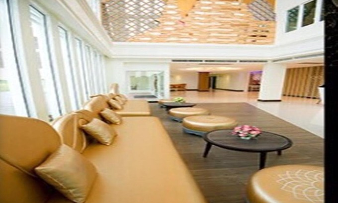 Ayutthaya Hotel | Discover Vassana Design Hotel: Pool, Restaurant & Family Fun
