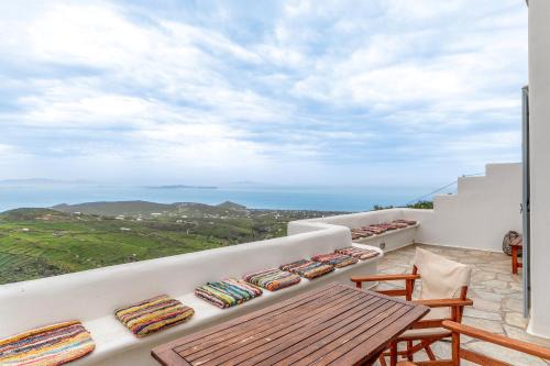 Tinos Town House | Vassilis Family Villa Tinos