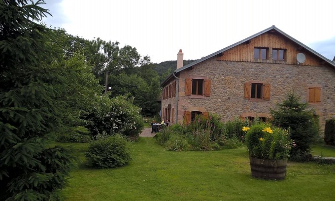 Rehaupal Condo | Idyllic Apartment with Garden in Nature's Embrace