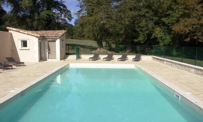 Vanxains House | Relaxing Retreat with Heated Pool in Dordogne-Périgord