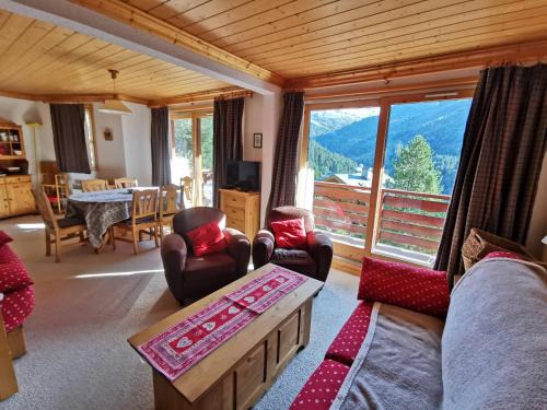 Les Allues Apartment | Spacious Mont Vallon View Apartment with Balcony & Parking
