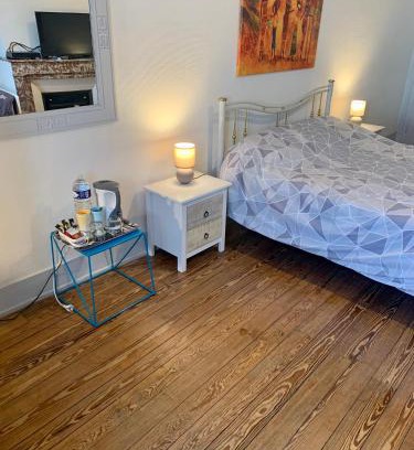 Bourg-en-Bresse House | Family-Friendly Room with Kitchen and Pet Amenities