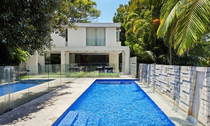 Vaucluse House | Discover Vaucluse Palms House: Family-Friendly Getaway